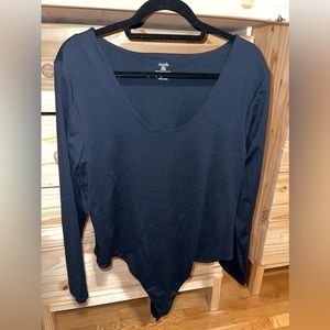 NUUDS Black Bodysuit-Scoopneck